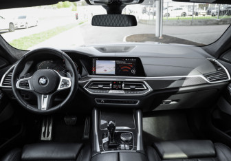 Подержанный автомобиль BMW X6 2020 года (14 фото)