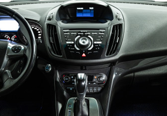Подержанный автомобиль Ford Kuga 2013 года (14 фото)