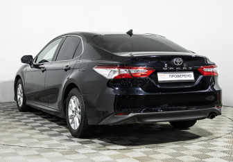 Подержанный автомобиль Toyota Camry Sedan 2019 года (7 фото)