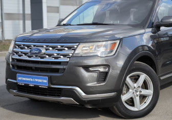 Подержанный автомобиль Ford Explorer 2018 года (8 фото)