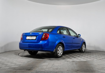 Подержанный автомобиль Daewoo Gentra Sedan 2014 года (5 фото)