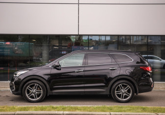 Подержанный автомобиль Hyundai Santa Fe 2018 года (9 фото)