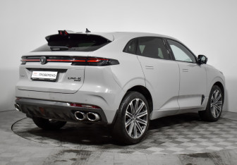 Подержанный автомобиль Changan UNI-K 2023 года (5 фото)