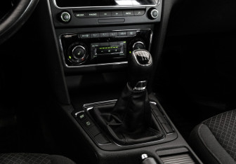 Подержанный автомобиль Skoda Superb Liftback 2014 года (12 фото)