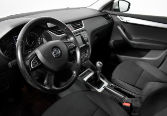 Подержанный автомобиль Skoda Octavia Liftback 2014 года (9 фото)