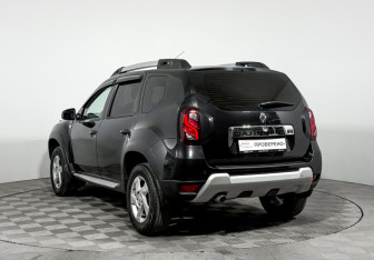 Подержанный автомобиль Renault Duster 2018 года (7 фото)