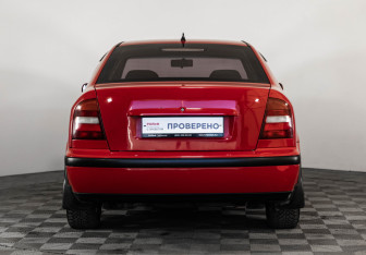 Подержанный автомобиль Skoda Octavia Liftback 1997 года (6 фото)