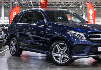 Подержанный автомобиль Mercedes-Benz GLE 2016 года (7 фото)
