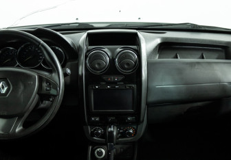 Подержанный автомобиль Renault Duster 2015 года (14 фото)
