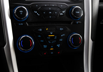 Подержанный автомобиль Ford Mondeo Sedan 2016 года (15 фото)