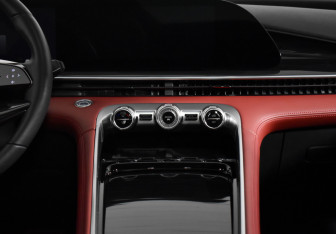 Подержанный автомобиль Exeed RX 2023 года (14 фото)