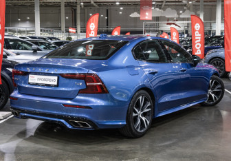 Подержанный автомобиль Volvo S60 2019 года (8 фото)