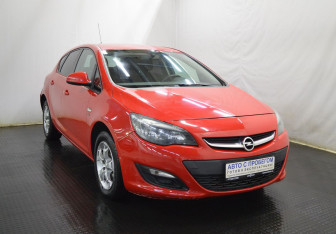 Подержанный автомобиль Opel Astra Hatchback 2014 года (3 фото)