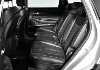 Подержанный автомобиль Hyundai Santa Fe 2021 года (14 фото)