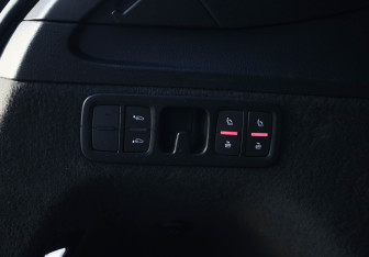 Подержанный автомобиль Audi Q7 2017 года (23 фото)