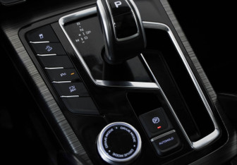 Подержанный автомобиль Geely Atlas Pro 2023 года (17 фото)