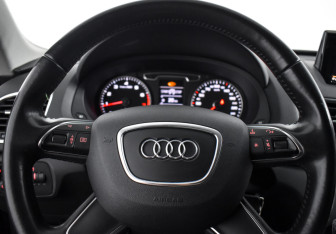 Подержанный автомобиль Audi Q3 2013 года (17 фото)