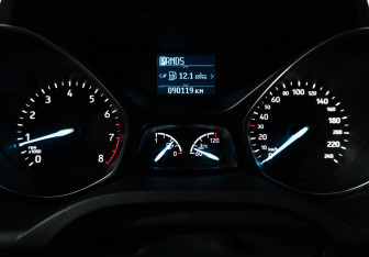 Подержанный автомобиль Ford Kuga 2017 года (12 фото)