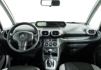 Подержанный автомобиль Citroen C3 Picasso 2010 года (13 фото)