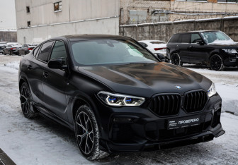 Подержанный автомобиль BMW X6 2021 года (6 фото)
