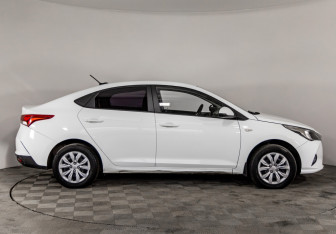 Подержанный автомобиль Hyundai Solaris Sedan 2020 года (4 фото)