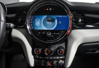 Подержанный автомобиль MINI Hatch 2022 года (25 фото)