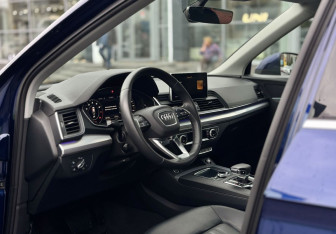 Подержанный автомобиль Audi Q5 2019 года (12 фото)