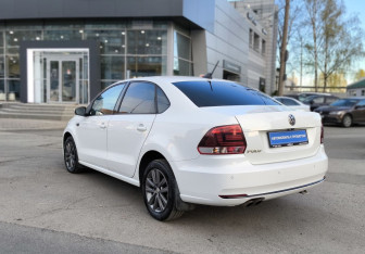 Подержанный автомобиль Volkswagen Polo Sedan 2019 года (6 фото)