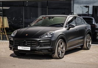 Подержанный автомобиль Porsche Cayenne 2021 года (3 фото)