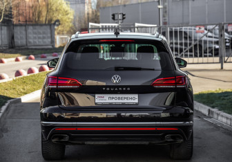 Подержанный автомобиль Volkswagen Touareg 2021 года (6 фото)