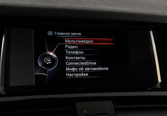 Подержанный автомобиль BMW X3 2014 года (22 фото)