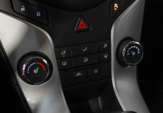 Подержанный автомобиль Chevrolet Cruze Sedan 2013 года (14 фото)