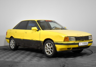 Подержанный автомобиль Audi 80 Sedan 1987 года (3 фото)