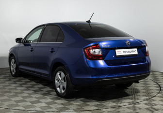Подержанный автомобиль Skoda Rapid Liftback 2018 года (7 фото)