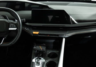 Подержанный автомобиль Changan UNI-V 2024 года (14 фото)