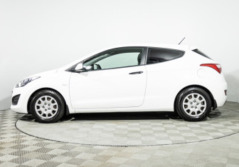 Подержанный автомобиль Hyundai i30 Hatchback 2014 года (8 фото)