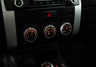 Подержанный автомобиль Nissan X-Trail 2014 года (17 фото)