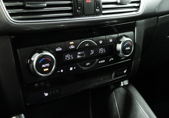 Подержанный автомобиль Mazda CX-5 2017 года (16 фото)