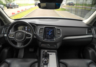 Подержанный автомобиль Volvo XC90 2021 года (11 фото)