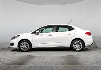 Подержанный автомобиль Citroen C4 Sedan 2018 года (8 фото)