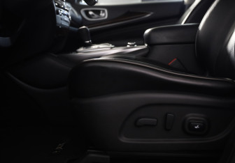 Подержанный автомобиль Infiniti JX 2013 года (26 фото)