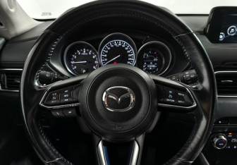 Подержанный автомобиль Mazda CX-5 2017 года (16 фото)