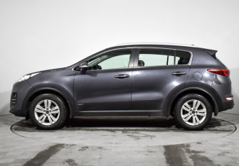 Подержанный автомобиль Kia Sportage 2017 года (8 фото)