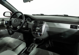 Подержанный автомобиль Chevrolet Lacetti Sedan 2007 года (9 фото)