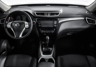 Подержанный автомобиль Nissan X-Trail 2017 года (14 фото)