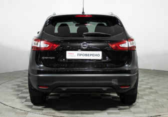 Подержанный автомобиль Nissan Qashqai 2014 года (6 фото)