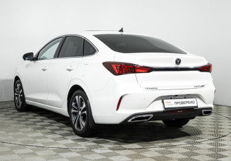 Подержанный автомобиль Changan Eado Plus 2023 года (7 фото)
