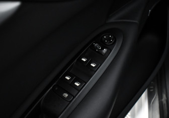 Подержанный автомобиль Citroen C4 Hatchback 2011 года (10 фото)