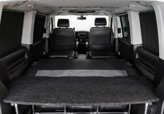 Подержанный автомобиль Volkswagen Multivan 2010 года (26 фото)