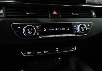 Подержанный автомобиль Audi A4 Sedan 2020 года (17 фото)